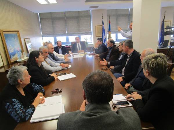 Σύσκεψη στην Καλαμάτα για τον κορονοϊό: Ετοιμότητα και ψυχραιμία (βίντεο)