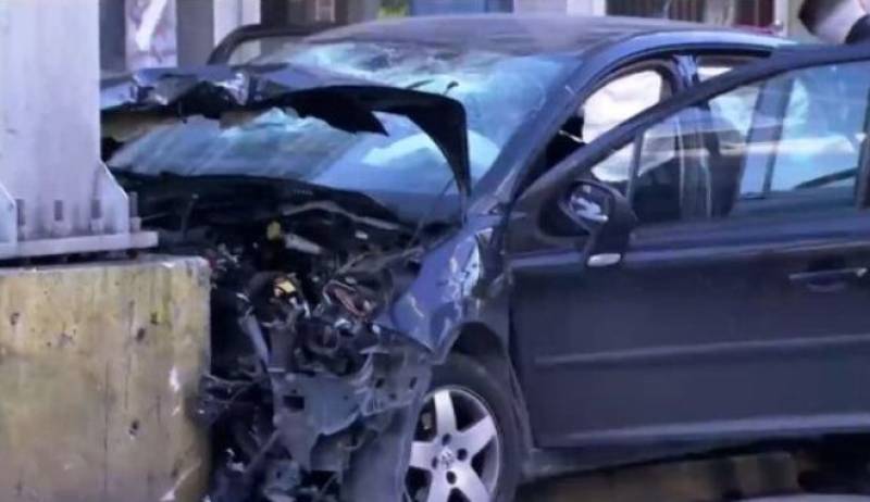 Τροχαίο στη Μεσογείων: Νεκρός 30χρονος οδηγός, δύο τραυματίες (βίντεο)