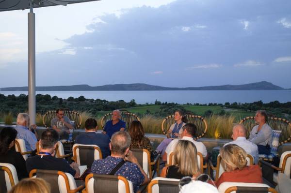 «Democracy &amp; Wellbeing Weekend» στην Costa Navarino