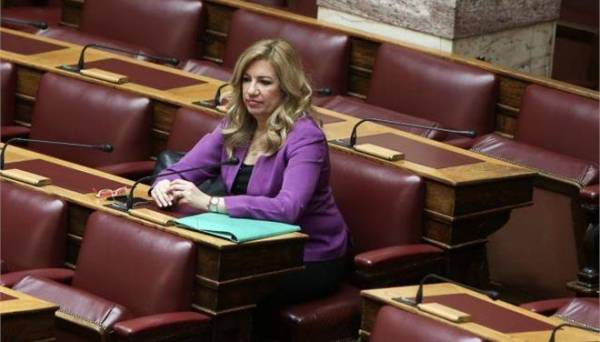 Με αιχμές για το ΠΑΣΟΚ το μήνυμα της Φώφης για τα 21 χρόνια από τον θάνατο του Γιώργου Γεννηματά