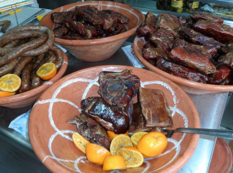 Παραδοσιακό κέρασμα στου Οικονομάκου