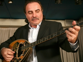 &quot;Μουσικό προσκλητήριο&quot; στην Καλαμάτα με τον Μπάμπη Τσέρτο