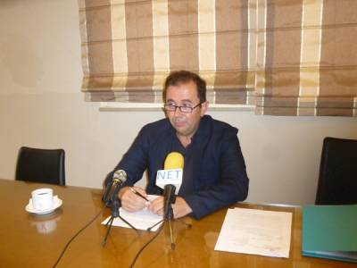 Κριτική Αλούπη για δάνειο και σκουπίδια