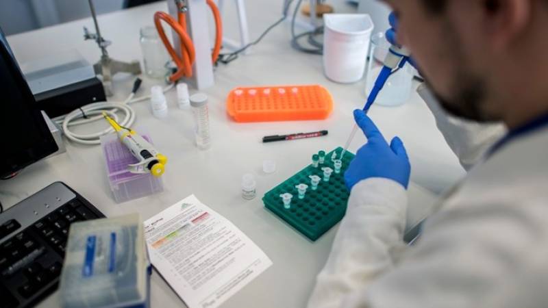 Τι ξέρουμε έως τώρα για τη νέα άκρως μεταδοτική υποπαραλλαγή ΧΒΒ.1.5 του κορονοϊού