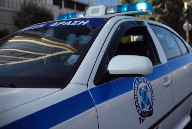 Πειραιάς – Σε ΙΧ βρέθηκαν 39 βόμβες μολότοφ: Συνελήφθησαν οι δύο επιβαίνοντες – Η ανακοίνωση της ΕΛΑΣ