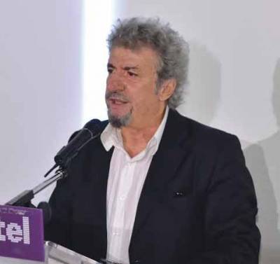 Τα σύμβολα δεν τα αλλάζεις τα στηρίζεις