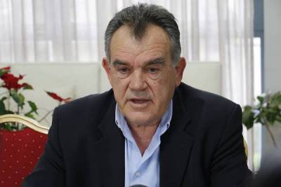 Τσώνης κατά Αθανασόπουλου για παρεμβάσεις στον Πάμισο