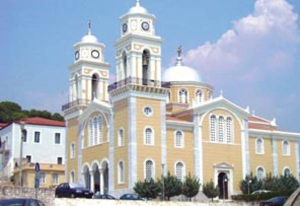 Απαγόρευση στάθμευσης οχημάτων στο κέντρο της Καλαμάτας λόγω Επιταφίου