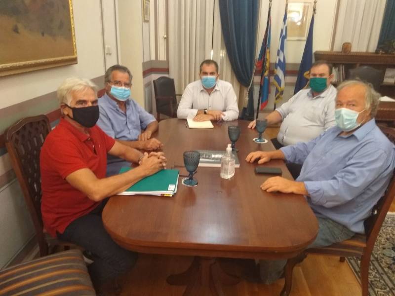 Καλαμάτα: Με επιτροπή μικρομετόχων της ΑΝΕΝ συναντήθηκε ο Βασιλόπουλος