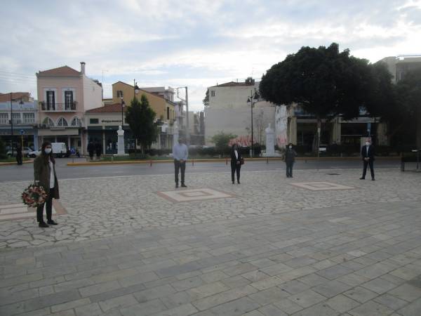 Ο εορτασμός της επετείου του Πολυτεχνείου στην Καλαμάτα (βίντεο-φωτογραφίες)