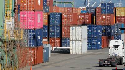 Σε ισχύ από σήμερα οι επιπλέον αμερικανικοί δασμοί στα εισαγόμενα φορτηγά και λεωφορεία