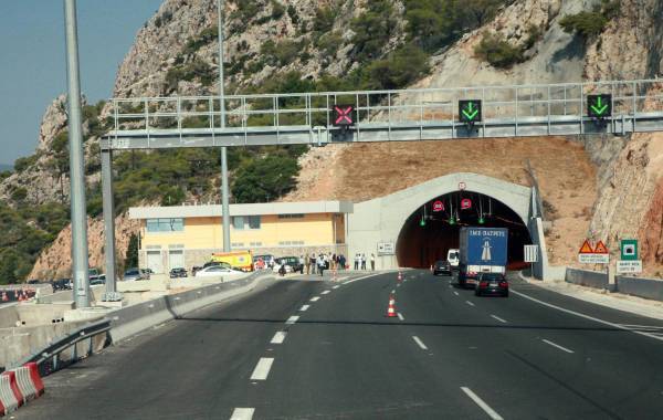 Κλείνουν ξανά οι σήραγγες της Κακιάς Σκάλας προς Κόρινθο