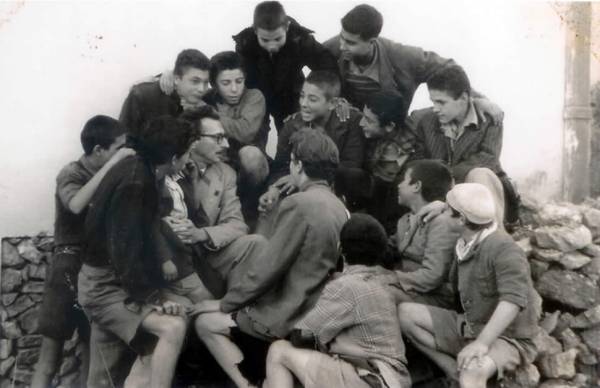 Το &quot;Ξυπόλητο Τάγμα&quot; προβάλλει το Ε.ΠΑ.Μ. Καλαμάτας (βίντεο)