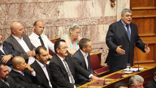 Μιχαλολιάκος: "Δεν σας δίνουμε την εξουσιοδότηση για αυτή τη συμφωνία"