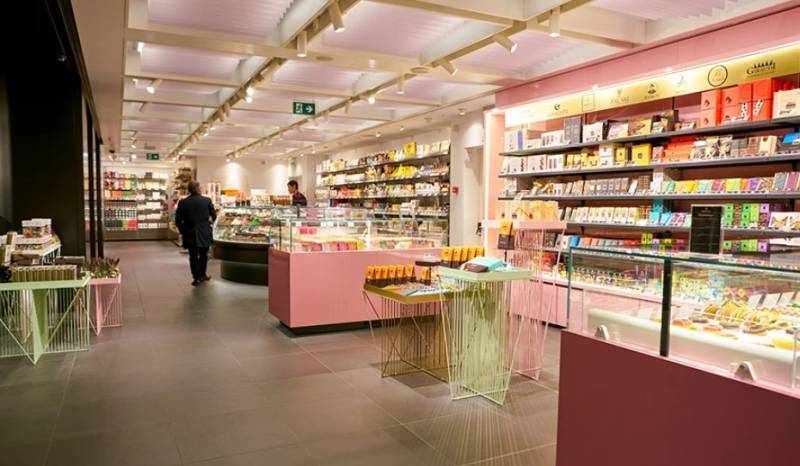 Σούπερ μάρκετ και καταστήματα στην Ευρώπη σβήνουν φώτα και μειώνουν το ωράριο για εξοικονόμηση ενέργειας