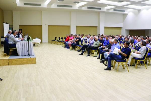 Συνάντηση για το ελαιόλαδο από την επιχείρηση BLÄUEL