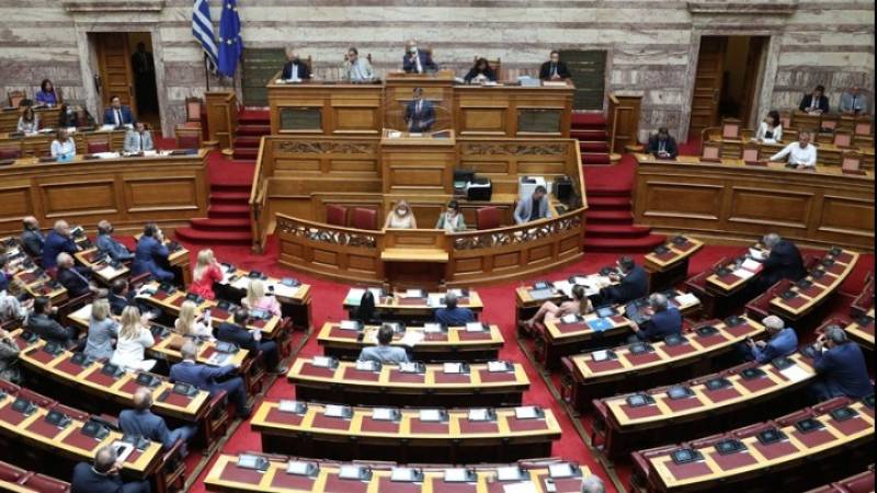 Στην Ολομέλεια η «μάχη» των πολιτικών αρχηγών για τις παρακολουθήσεις