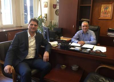 Συνάντηση Αθανασόπουλου για πυροσβεστικό κλιμάκιο Πεταλιδίου