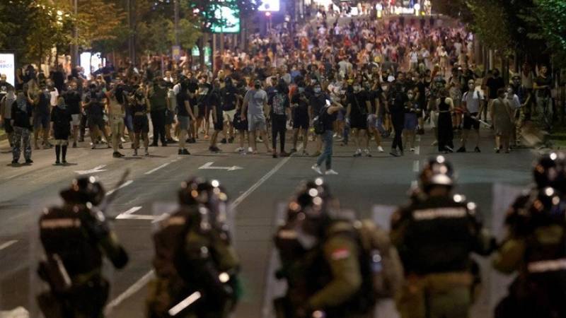 Επεισόδια σε αντικυβερνητική διαδήλωση στο Βελιγράδι