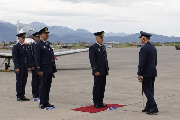 Αλλαγή φρουράς στην 120 ΠΕΑ στην Καλαμάτα (βίντεο)