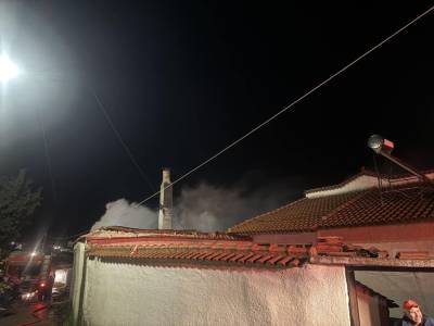 Σοβαρές ζημιές από φωτιά σε δύο σπίτια στον Αριστομένη