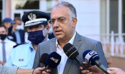 Στο αστυνομικό τμήμα Περιστερίου ο Τάκης Θεοδωρικάκος: Να δω τα προβλήματα της ΕΛΑΣ από πρώτο χέρι