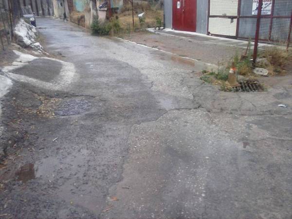 Ακατάλληλος δρόμος στη Μεσσήνη
