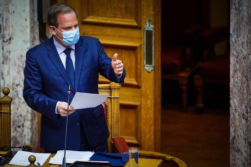 Καραμανλής σε Χαρίτση: "60-80 εκατ. ευρώ η αναβάθμιση αεροδρομίου Καλαμάτας - 500.000 ευρώ οι απαλλοτριώσεις"