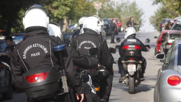 Αστυνομικοί της ΔΙ.ΑΣ. έσωσαν τη ζωή ηλικιωμένου στην παραλία της Καλαμάτας