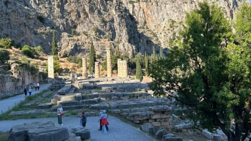 Δελφοί – Λίνα Μενδώνη: Μείζονα έργα για τη θωράκιση των μνημείων