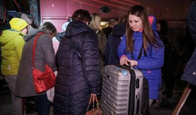 Πόλεμος στην Ουκρανία: Ξεκινούν τη λειτουργίας τους κέντρα καταγραφής των Ουκρανών προσφύγων που φτάνουν στην Ελλάδα