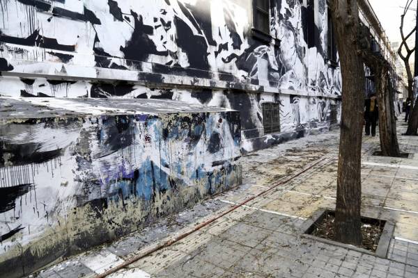 Ξεκίνησε η αφαίρεση του γκράφιτι από το Πολυτεχνείο