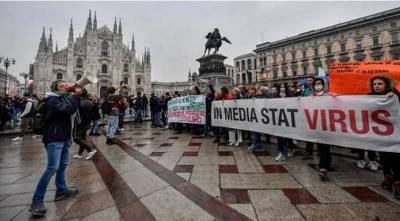 Ιταλία: Στους δρόμους 8.000 αντιεμβολιαστές - Τους απαγόρευσαν την είσοδο στην κεντρική πλατεία της Τεργέστης