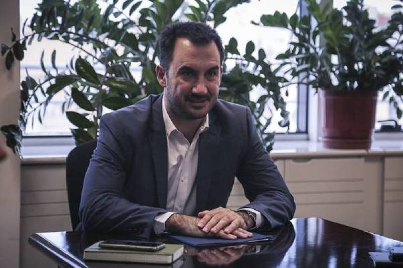 Ο Χαρίτσης για υποκλοπές, ακρίβεια και κόκκινα δάνεια