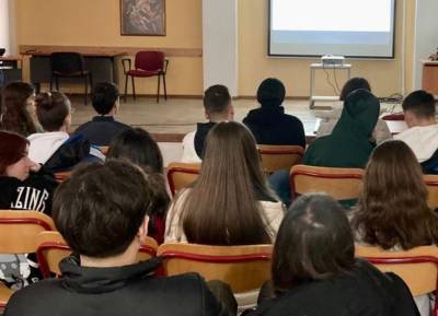 1ο Γυμνάσιο Καλαμάτας: Ενημέρωση για τις συνέπειες του καπνίσματος   