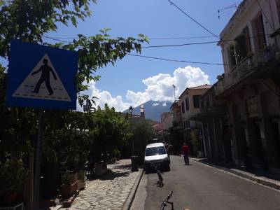 Καλαμάτα: Ακόμα να εφαρμοστούν οι προσωρινές πεζοδρομήσεις στο Ιστορικό Κέντρο