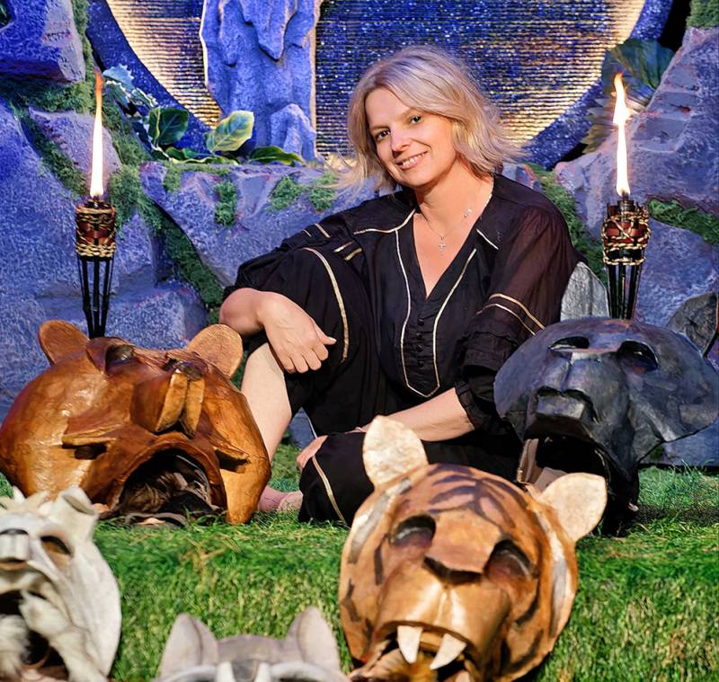 Η σκηνοθέτις Αθανασία Καλογιάννη στην &quot;Ε&quot;: «Ολοι κρύβουμε έναν μικρό Μόγλη μέσα μας»