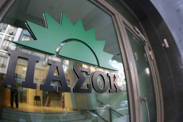 ΠΑΣΟΚ κατά Μπουλούκου για τις εκθέσεις του Συμπαραστάτη