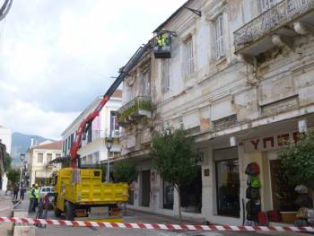 Εργασίες στο "Αχίλλειον" για να ντυθεί με μουσαμά