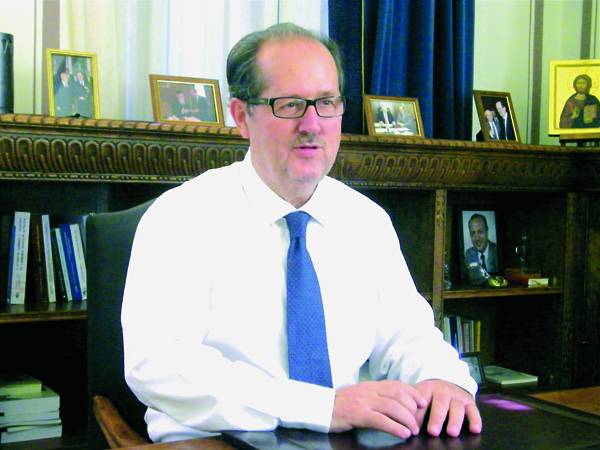 Νίκας: "Μόνος του ο δήμος στο θέμα του καταυλισμού των τσιγγάνων"