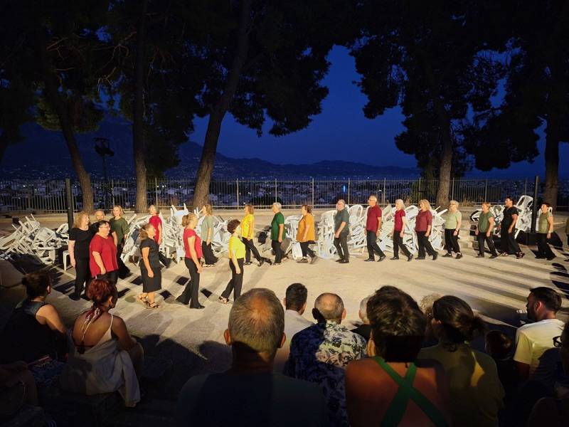 Κατάμεστο το Κάστρο Καλαμάτας για τις “Φωνές”