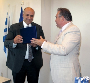 Παρέλαβε και επισήμως ο Μανώλης Αγγελάκας