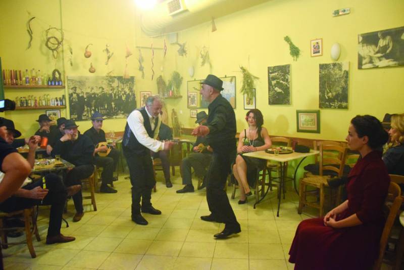 Ο Ζορμπάς του Μπάμπη Τσόκα προβάλλεται στην Κορώνη