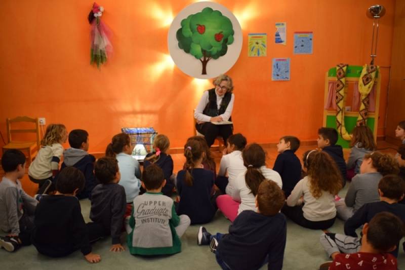 Η συγγραφέας Φιλομήλα Βακάλη-Συρογιαννοπούλου στα Εκπαιδευτήρια Μπουγά