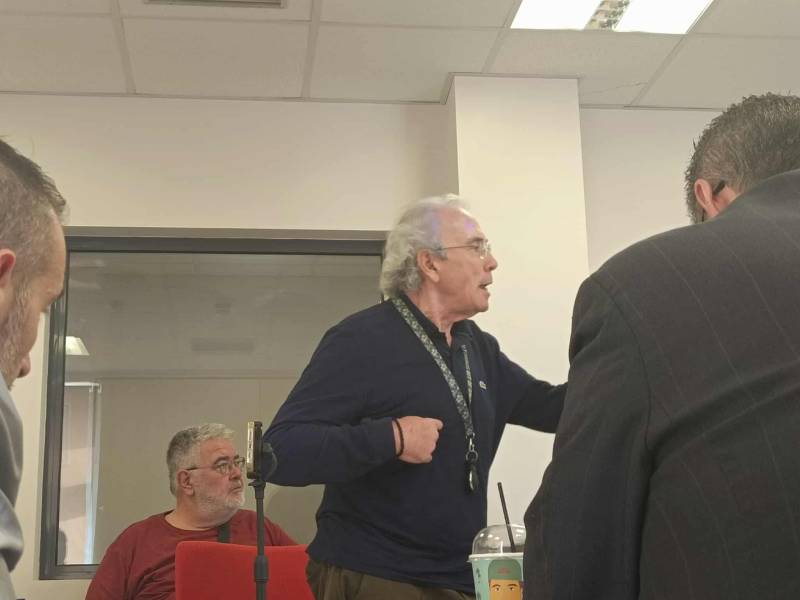 Καλαμάτα: Καταγγελία του Γ. Μπάκα για υπογραφές τρίτων σε εισήγησή του - Αμηχανία στη Δημοτική Επιτροπή