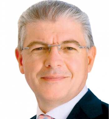 Εγκαινιάζει τον τομογράφο ο Λυκουρέντζος