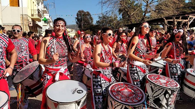 Μεσσηνία: Πλήθος κόσμου στο Φιλιατρινό Καρναβάλι (βίντεο-φωτογραφίες)