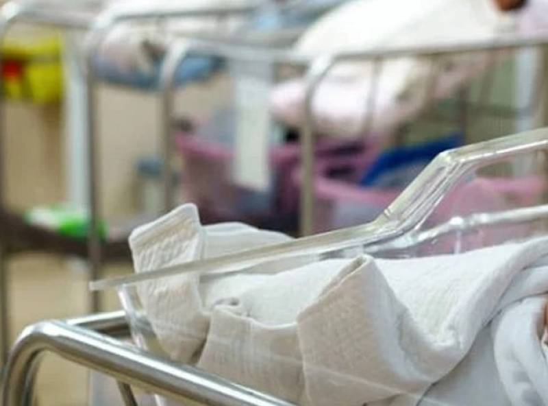 Νεογνό με κορονοϊο δίνει μάχη στην Κρήτη - Μεταφέρεται εσπευσμένα στη ΜΕΘ του ΠΑΓΝΗ