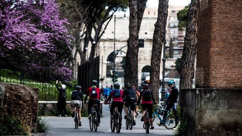 Ιταλία: 10.680 νέα κρούσματα κορονοϊού και 296 θάνατοι