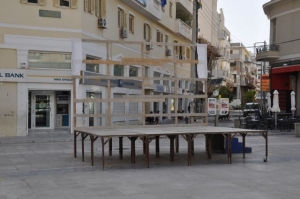 Κανένα κόμμα δεν επιχειρεί ανοιχτή συγκέντρωση Προεκλογική σε κλειστό οικογενειακό κύκλο